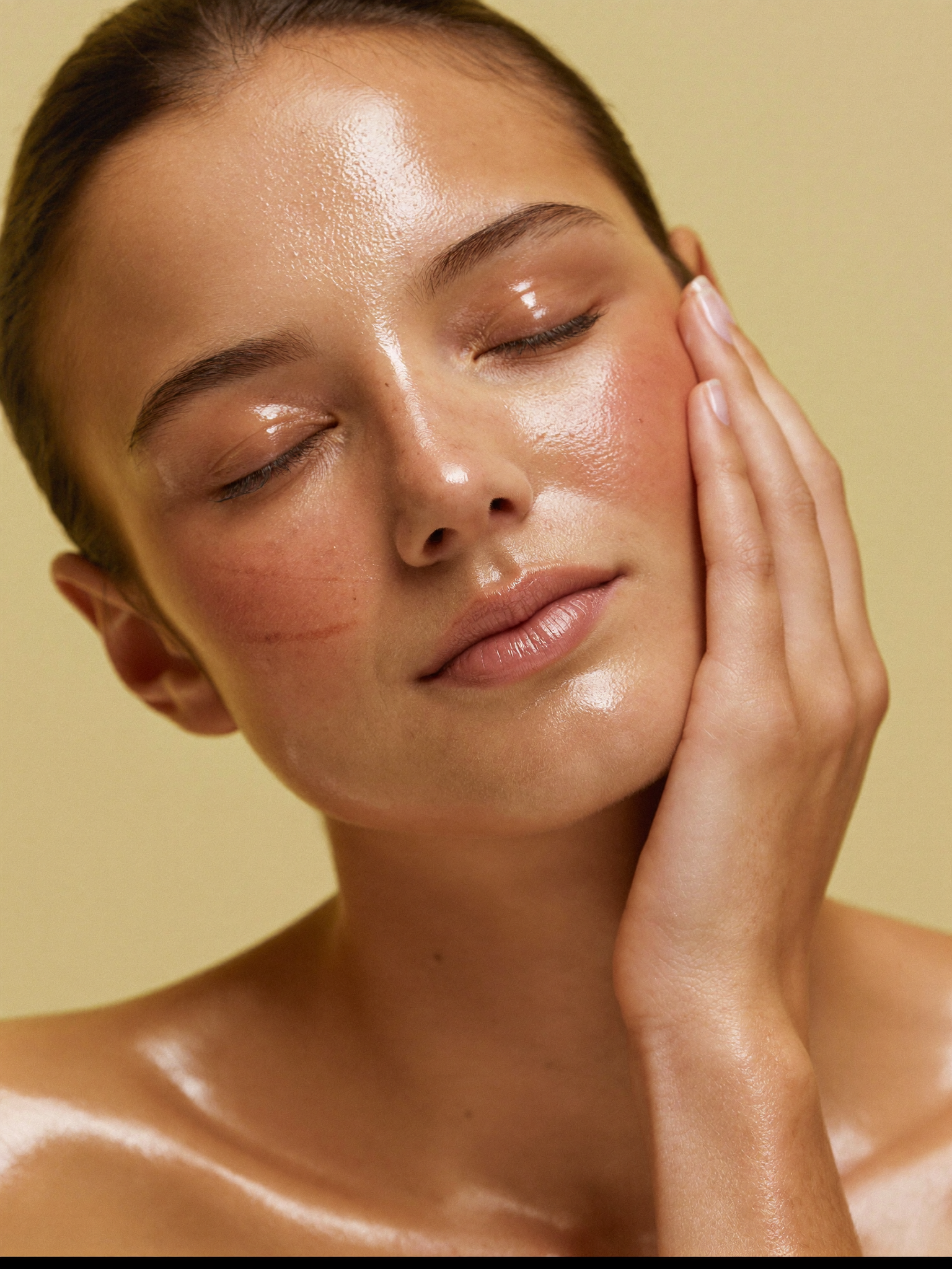 Strahlende, feuchtigkeitsversorgte Haut nach dem Aqua Facial